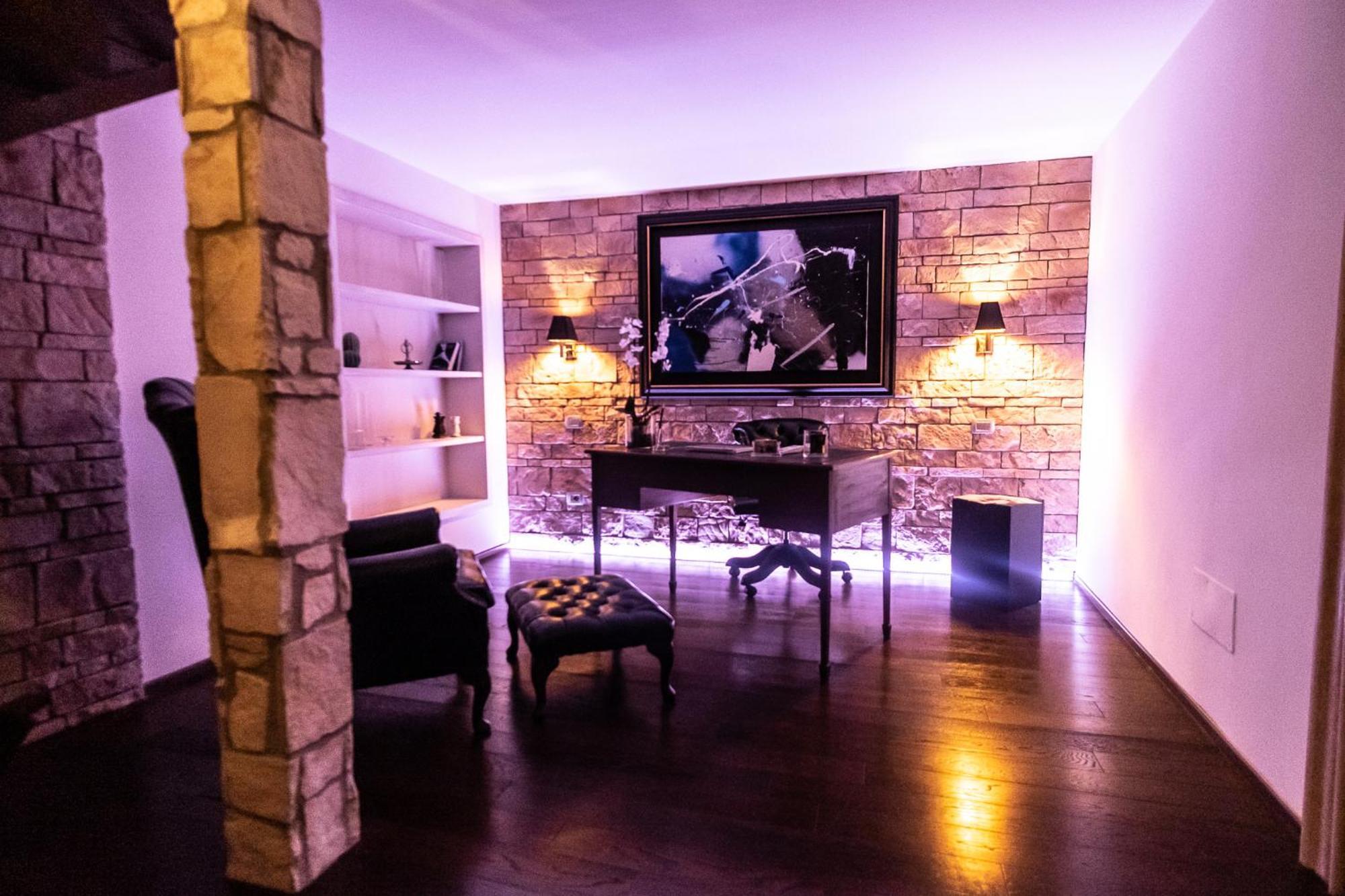 Reco Luxury Rom